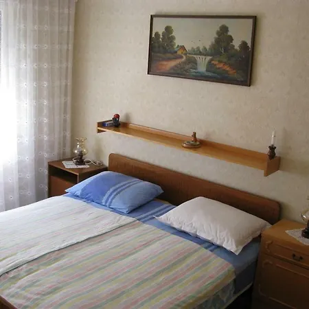 Apartment House 193404-holiday Zuric Tisno